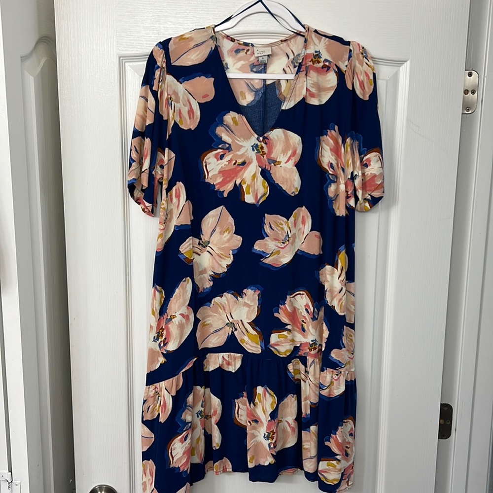 Floral shift dress